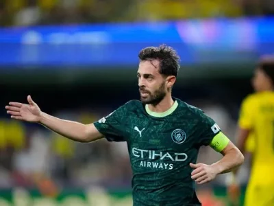 Sốc: Pep Guardiola ‘tố’ Bernardo Silva giấu kín ý định rời Man City, tiết lộ mong muốn đặc biệt