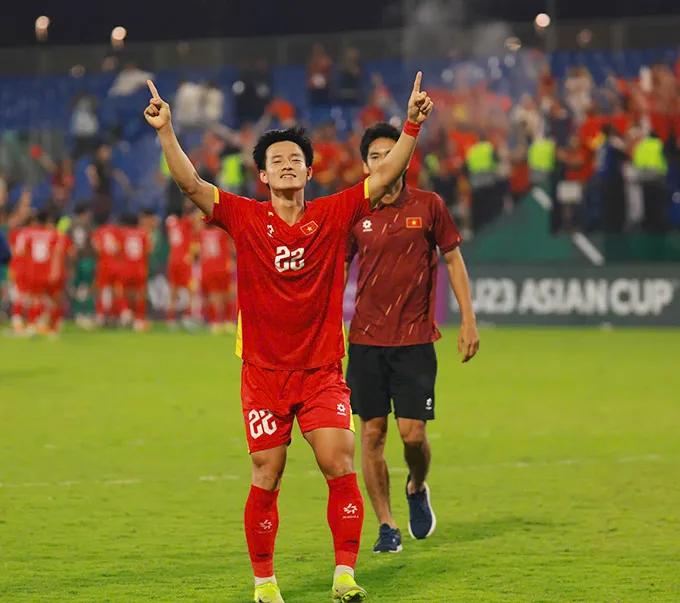 Cầu thủ Văn Thuận