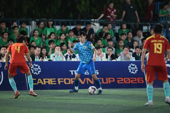 Khán giả cổ vũ nhiệt tình trận chung kết