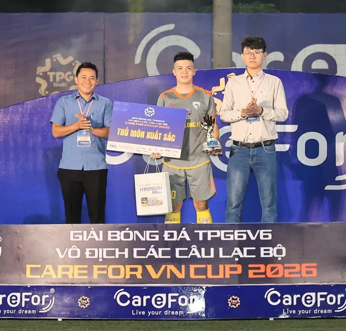 Thủ môn xuất sắc nhất Vũ Văn Khá (Hoàng Long FC)